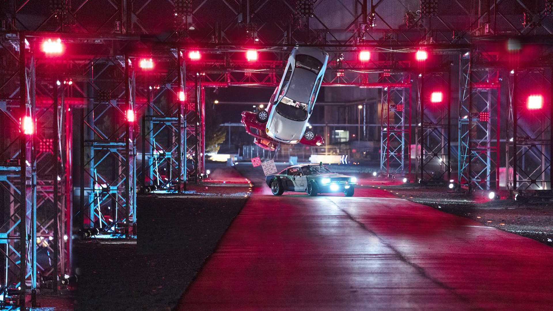 Hyperdrive 1. Sezon 1. Bölüm