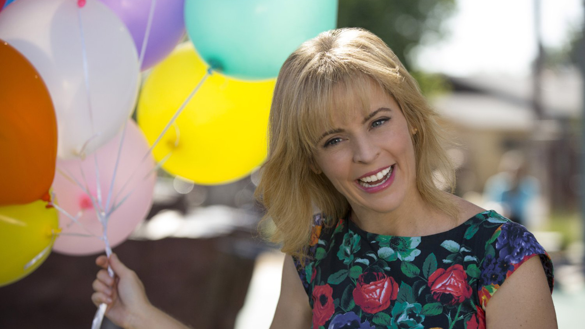 Lady Dynamite 2. Sezon 2. Bölüm