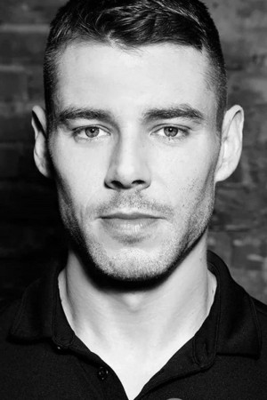 Brian J. Smith tüm dizileri dizigom'da