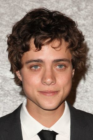 Douglas Smith tüm dizileri dizigom'da