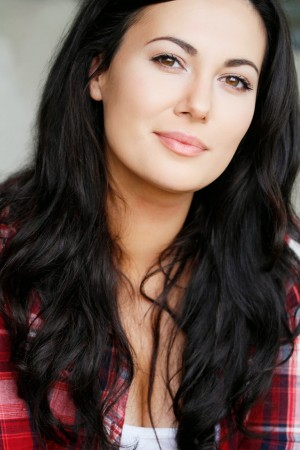 Yasmine Akram tüm dizileri dizigom'da
