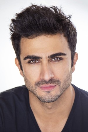 Alexander Uloom tüm dizileri dizigom'da