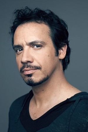 Alexandre Astier tüm dizileri dizigom'da